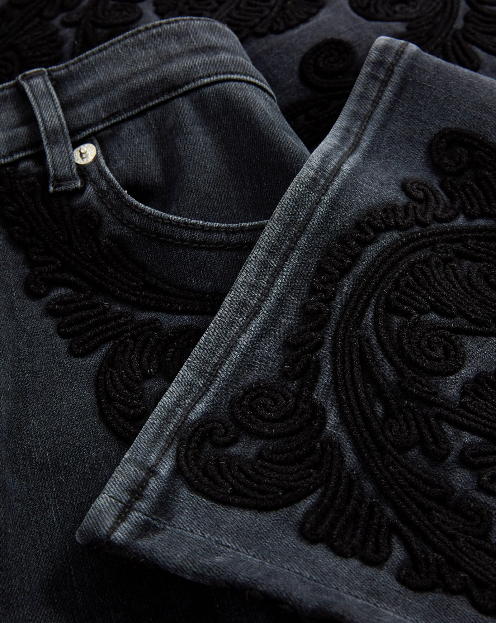 Veronica Beard - Crosbie Embroidered Slim Wide - Leg Jean - Image 4