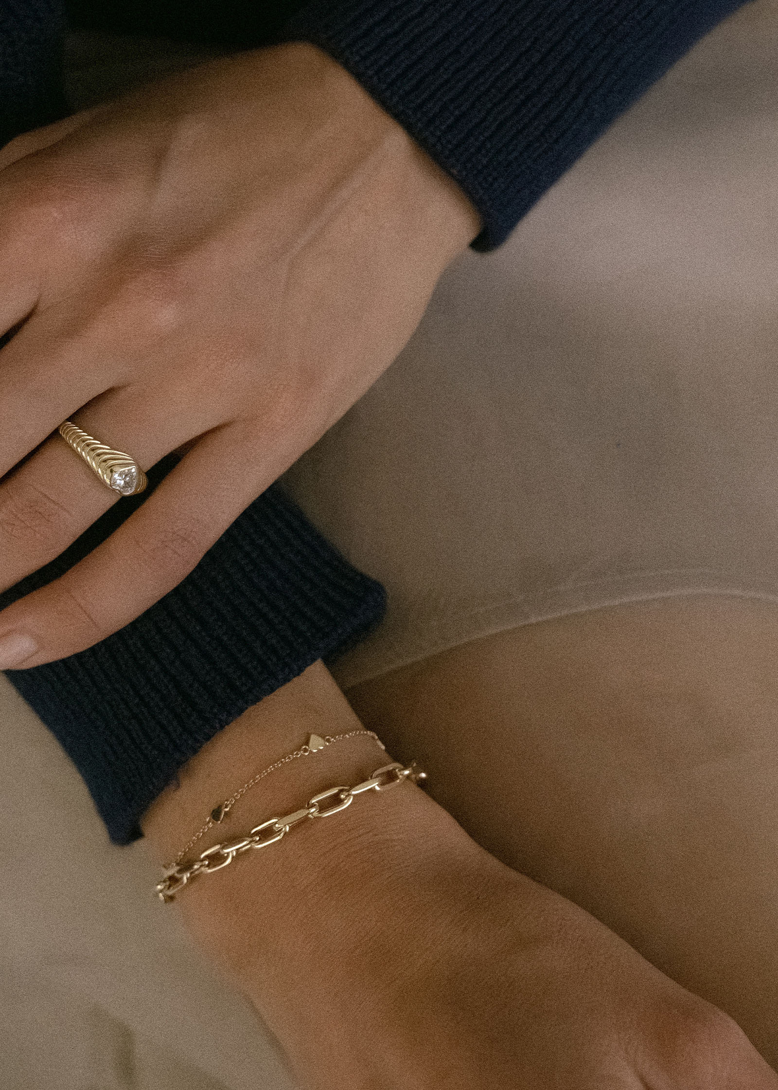 Kinn - Amora Diamond Ribbed Heart Signet Ring - Image 5