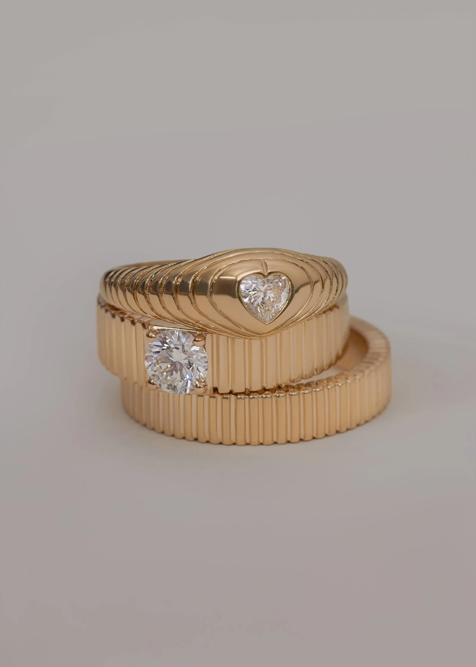 Kinn - Amora Diamond Ribbed Heart Signet Ring - Image 6