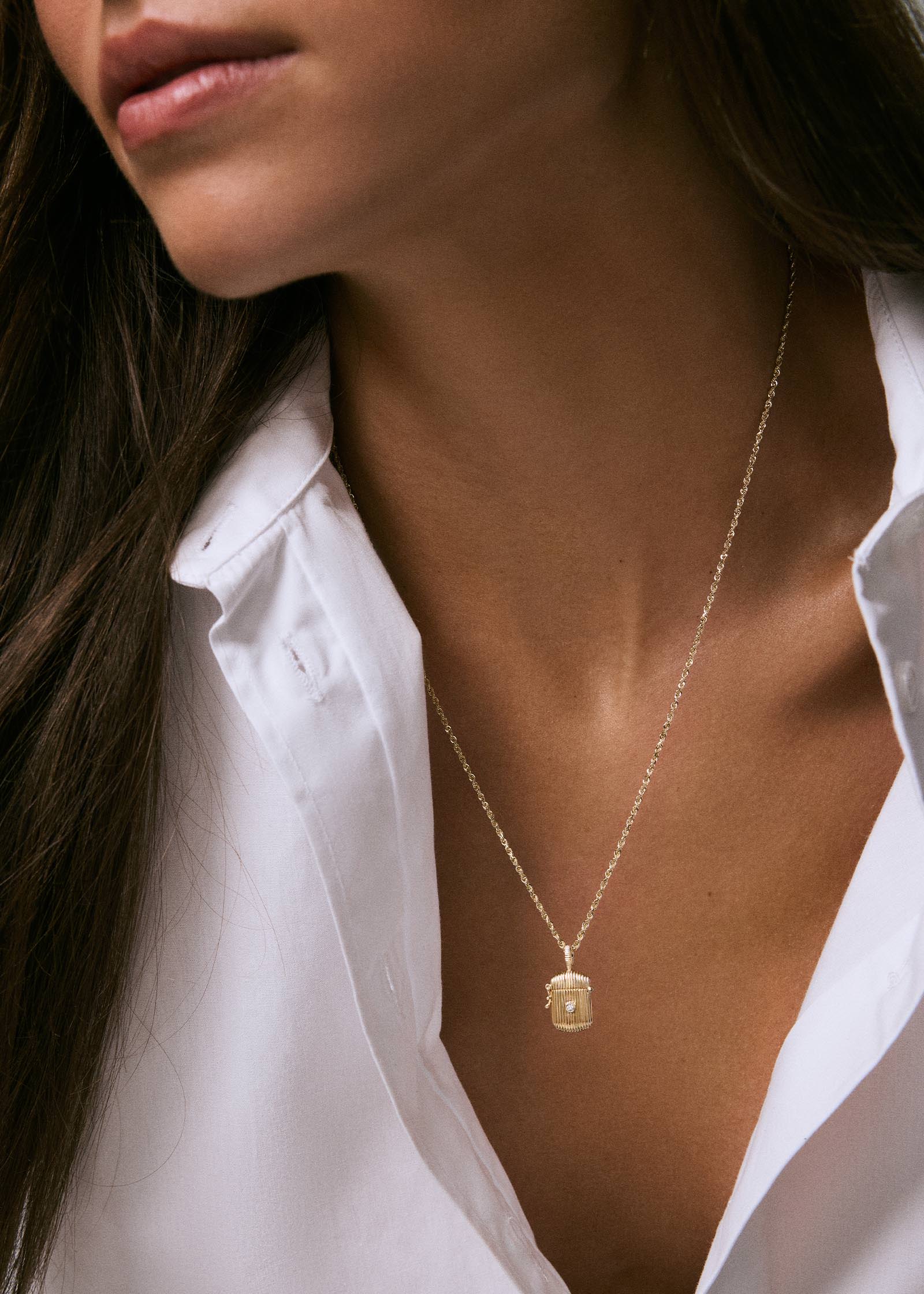 Kinn - Relic Ribbed Locket Necklace Peridot - Image 4