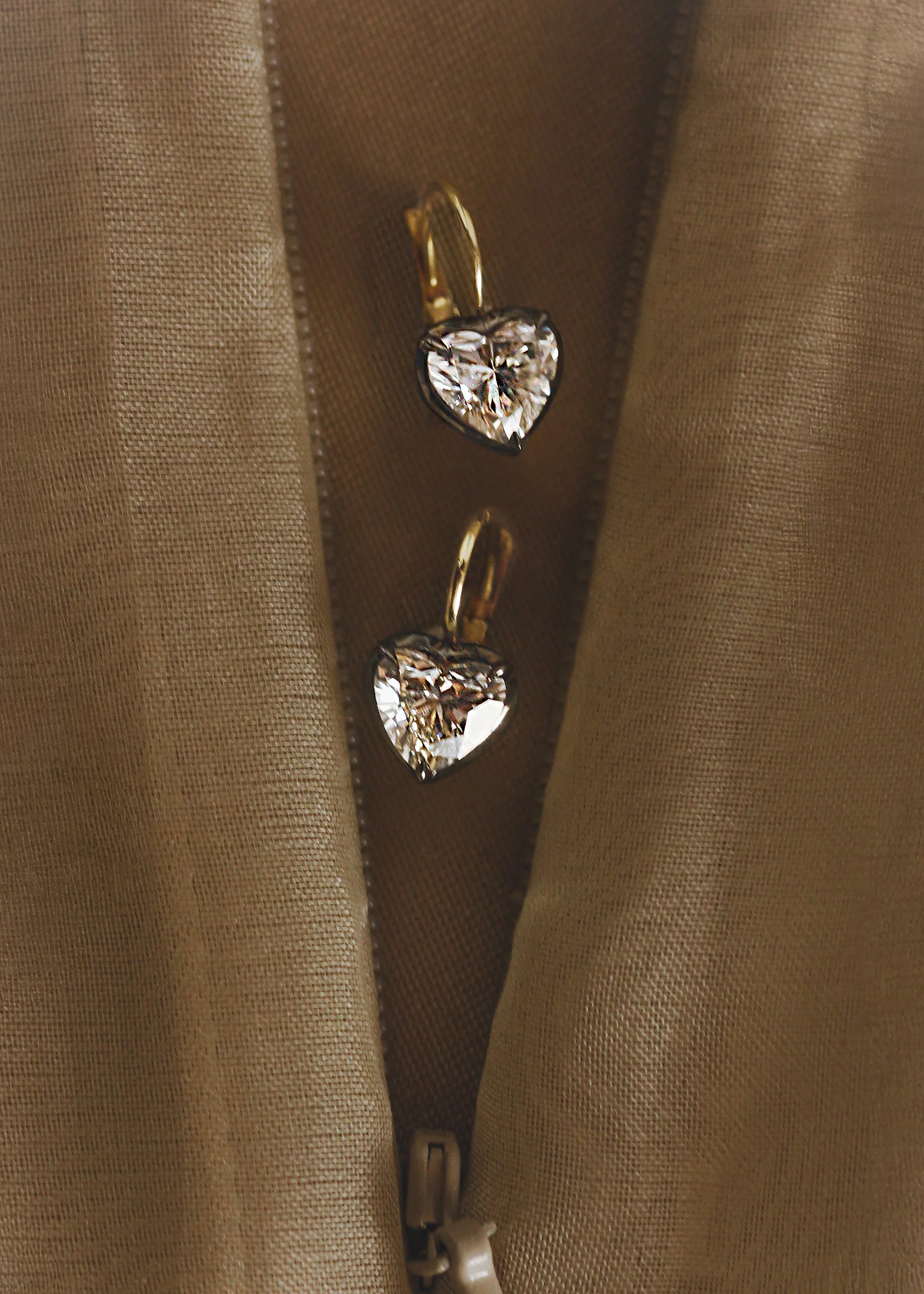 Kinn - Rosette Black Rhodium Heart Diamond Earrings - Image 3