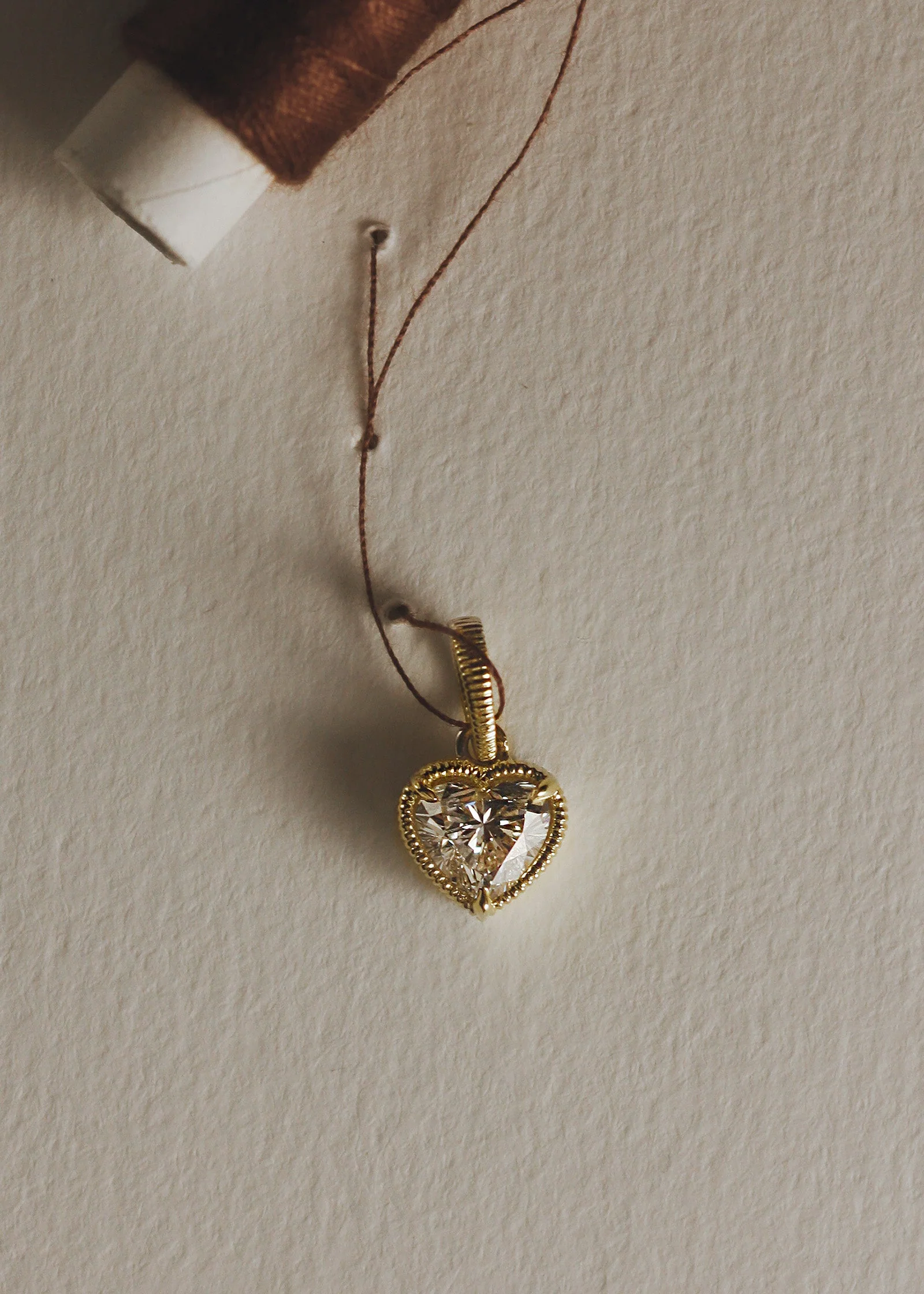 Kinn - Solis Ribbed Heart Diamond Pendant - Image 3