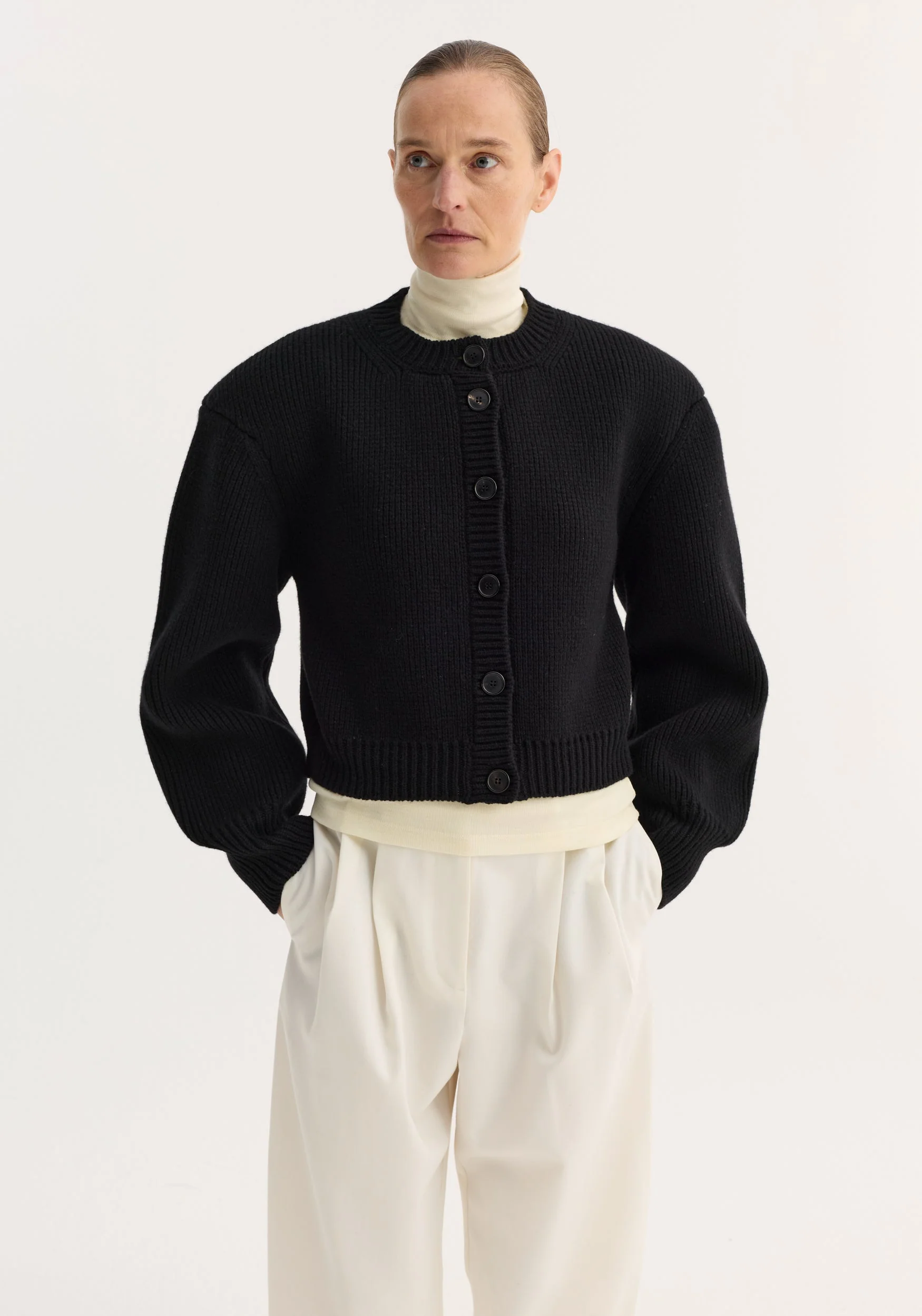 ROHE - Statement shoulder cardigan | black - Image 4